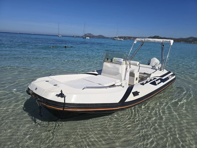 Zar Zar 57 Classic Luxury a louer à Cugnana Verde