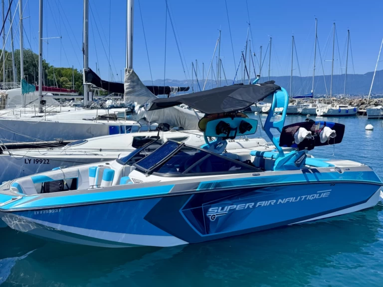 Louez un NAUTIQUE BOAT COMPANY SUPER AIR NAUTIQUE G23 à Yvoire