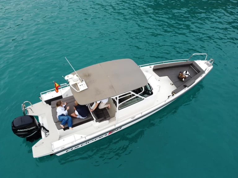 Bateau à moteur à louer à Club Nàutic Santa Ponsa au meilleur prix
