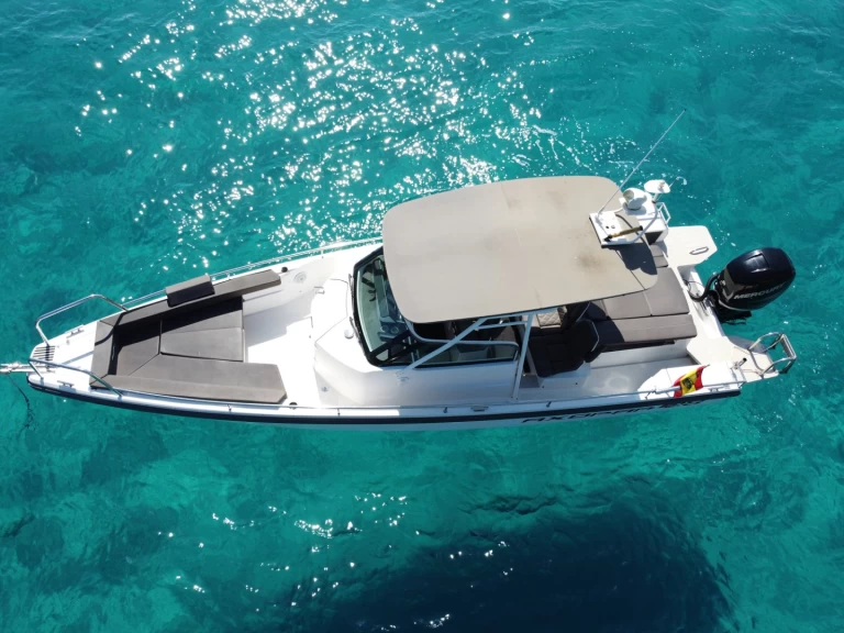 Bateau à moteur à louer à Club Nàutic Santa Ponsa au meilleur prix
