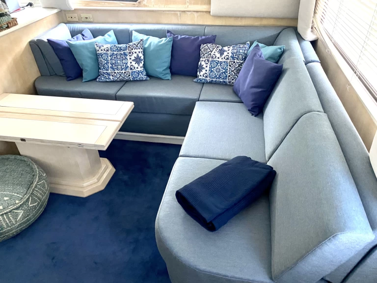 Location bateau Ellinikó pas cher Hatteras 50 Convertible