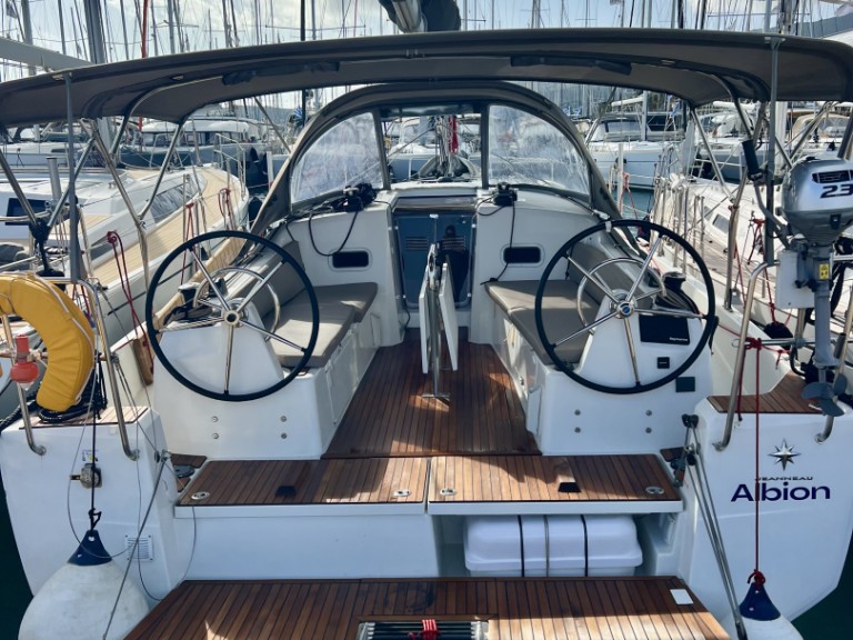 Location bateau Jeanneau Sun Odyssey 380 à Kos sur Samboat