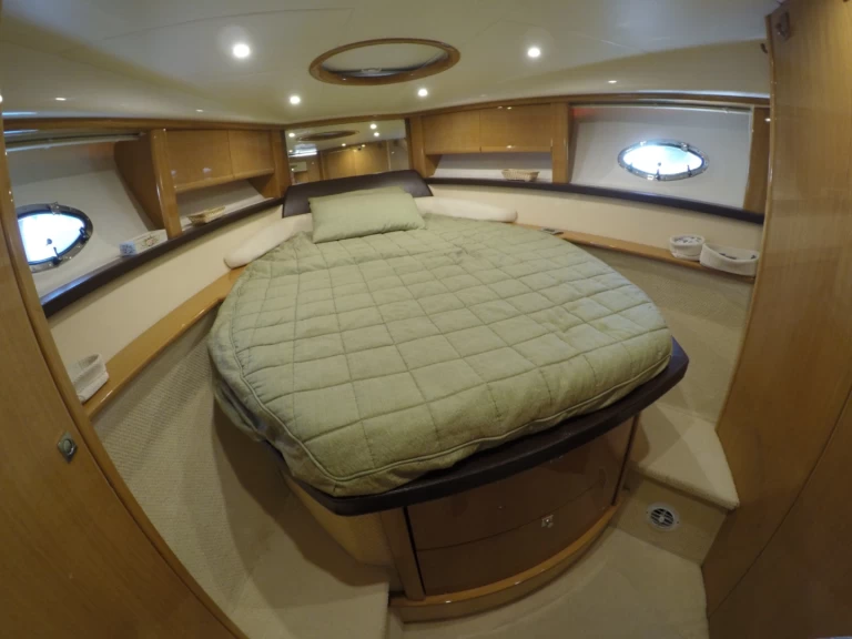 Bateau à moteur à louer à Terracina au meilleur prix