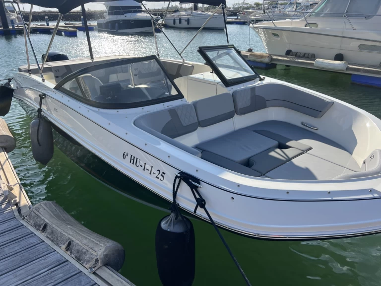 Location bateau Bayliner VR6 OB à Ayamonte sur Samboat