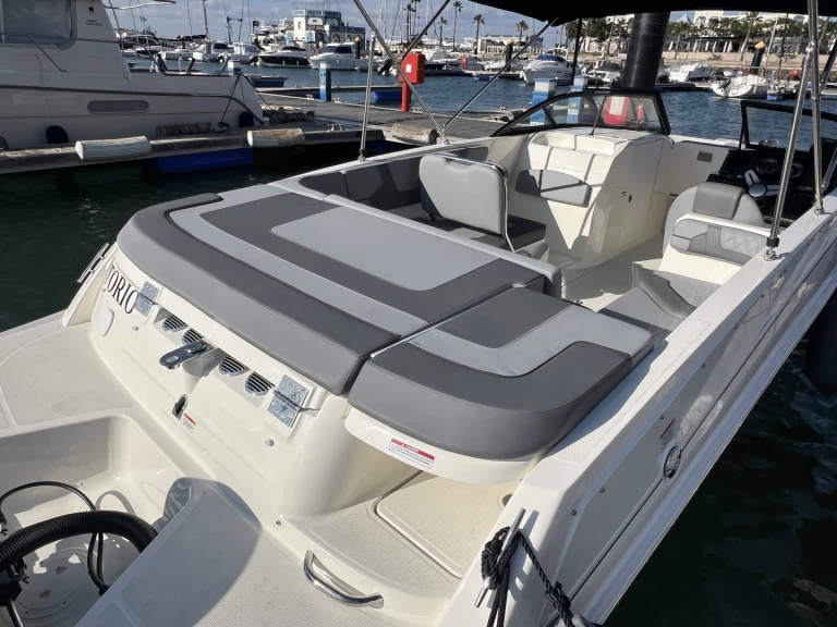 Location Bateau à moteur Bayliner avec permis
