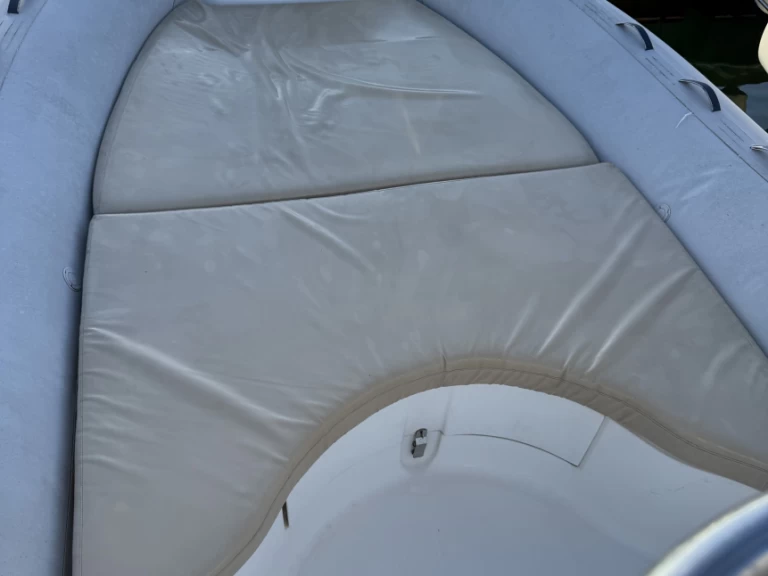 Location Semi-rigide Capelli avec permis