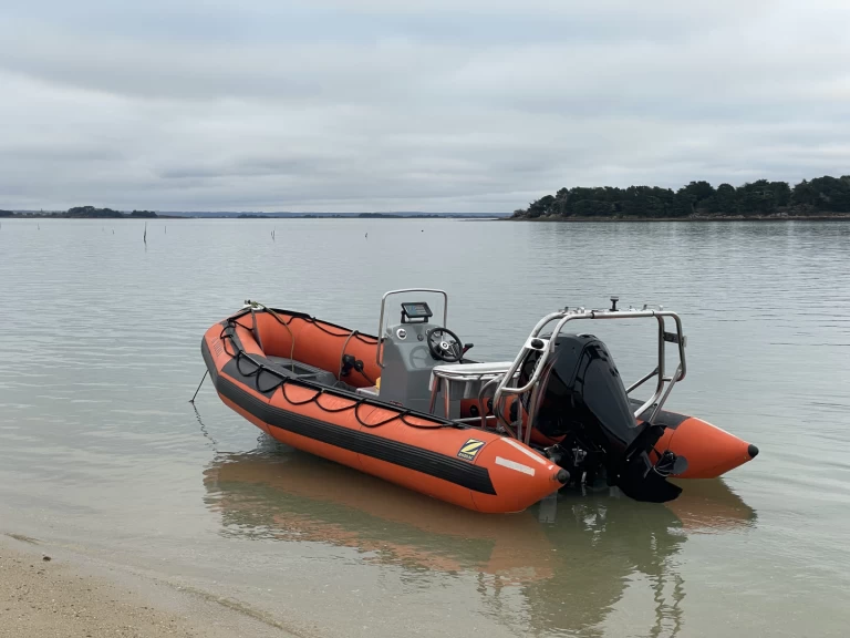 Location Semi-rigide Zodiac avec permis