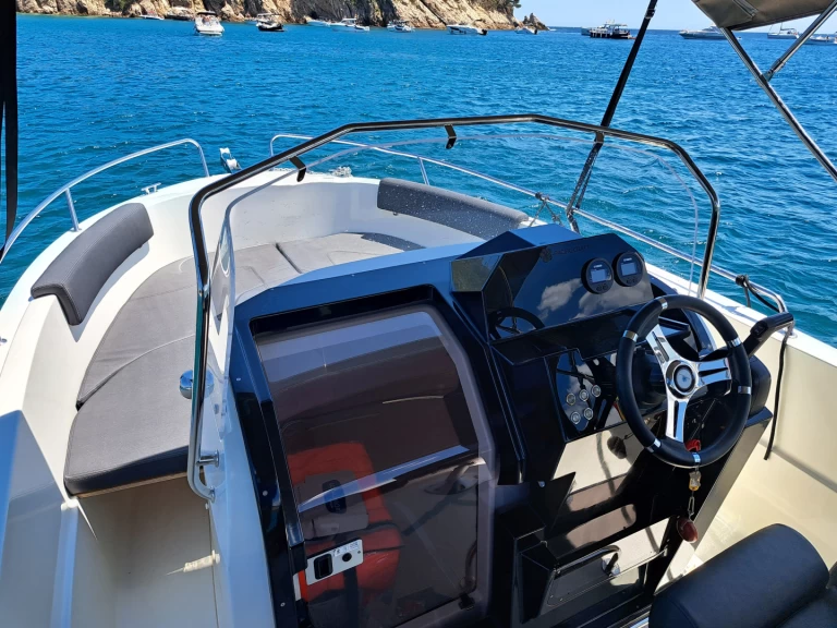 Location Bateau à moteur Pacific Craft avec permis