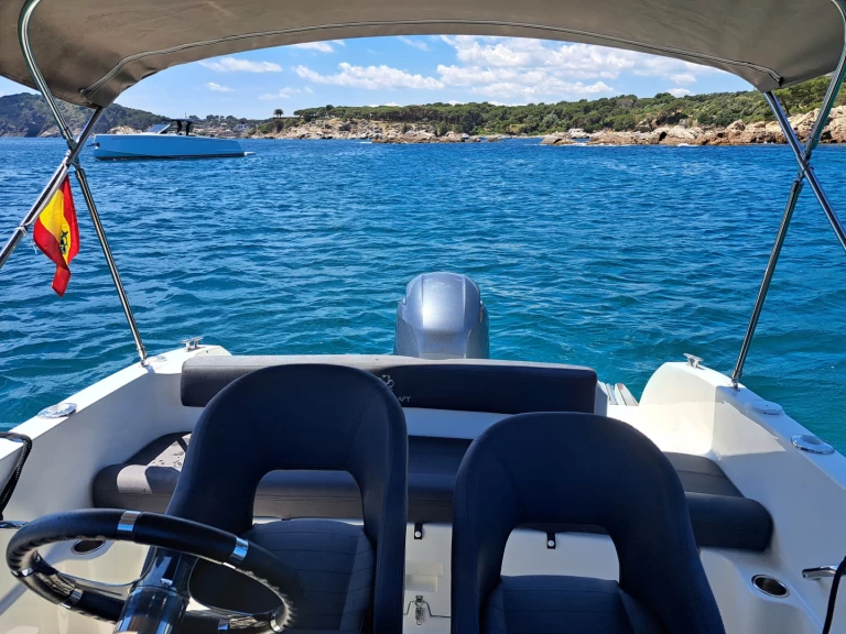 Bateau à moteur à louer à Marina de Palamós au meilleur prix