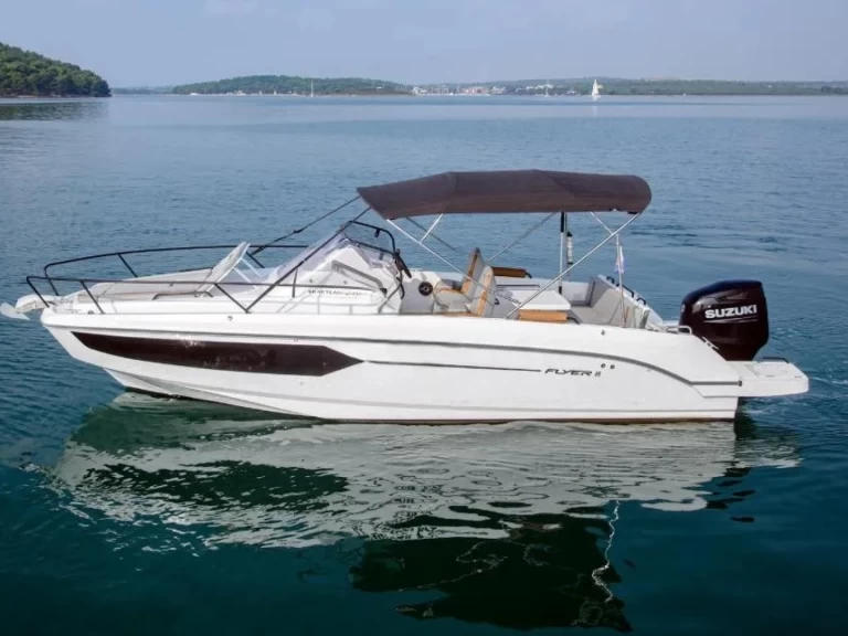 Location Bateau à moteur Bénéteau avec permis