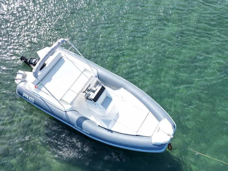 Location Semi-rigide à Panarea - Renier Renier R6