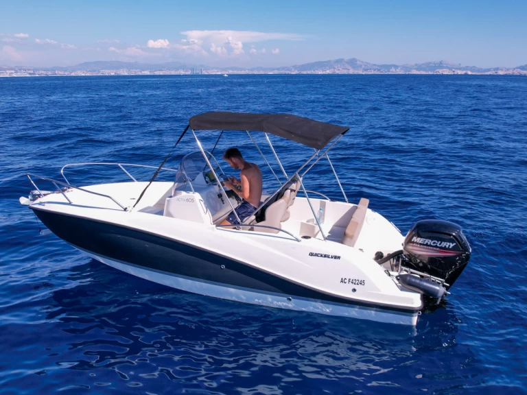 Location Bateau à moteur Quicksilver avec permis