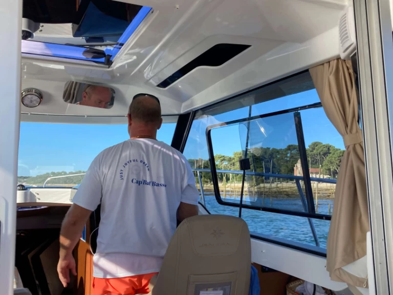 Location bateau Jeanneau Merry Fisher 795 à Lège-Cap-Ferret sur Samboat