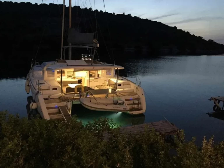 Catamaran à louer à Lefkáda au meilleur prix