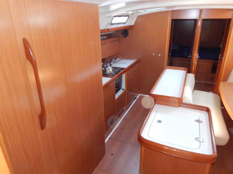 Location bateau Bénéteau Cyclades 50.5 à Le Pirée sur Samboat