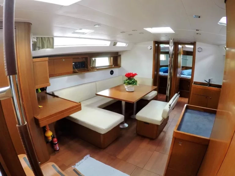 Location à Furnari - Bénéteau Oceanis 48 sur SamBoat