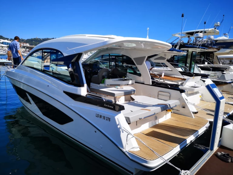 Location bateau Bénéteau Gran Turismo 32 à Pula sur Samboat