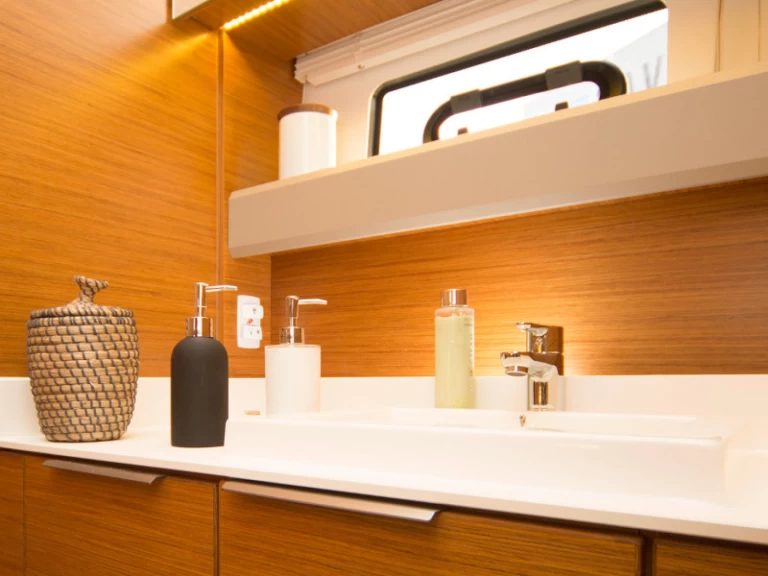 Location bateau Pula pas cher Bavaria S40 OPEN