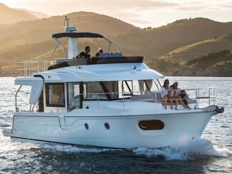 Louez un Bénéteau Swift Trawler 41 Fly à Pula