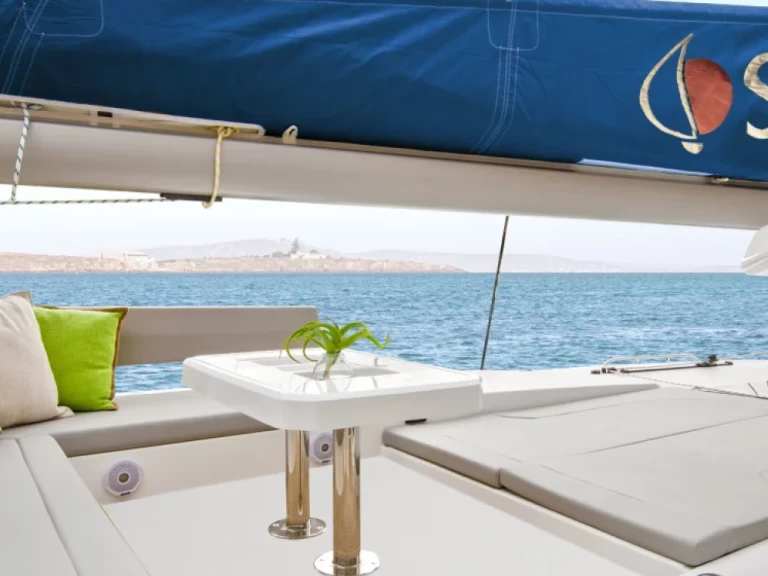 Location bateau Le Pirée pas cher Leopard 45