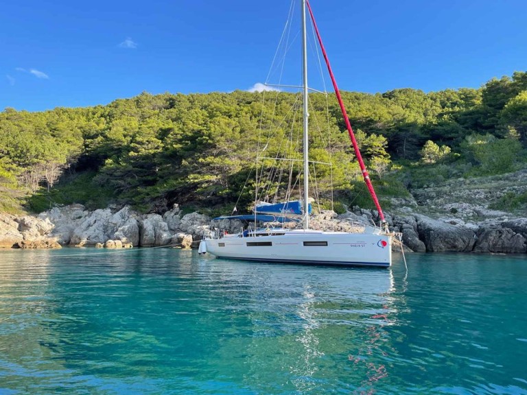 Location bateau Jeanneau Sun Odyssey 440 à Le Pirée sur Samboat