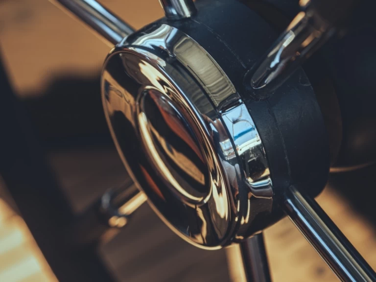 Location Bateau à moteur à Puerto Marina Benalmadena - FEMIS AQUA 615 T6