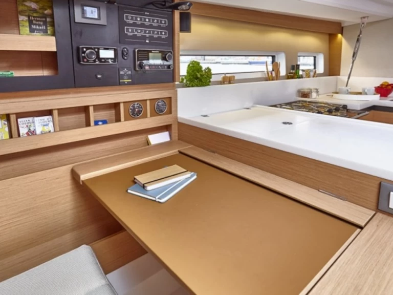 Location bateau Procida pas cher Sun Odyssey 440