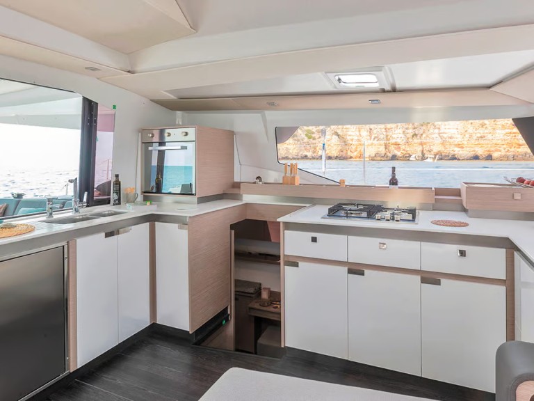 Location Catamaran à Furnari - Fountaine Pajot Elba 45