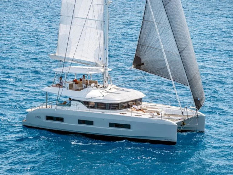 Louer Catamaran avec ou sans skipper Lagoon à Lávrio