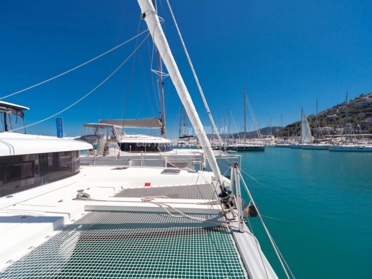 Catamaran à louer à Capo d'Orlando au meilleur prix