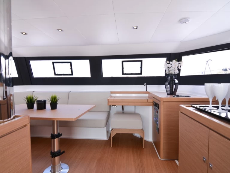 Louer Catamaran avec ou sans skipper Dufour à Capo d'Orlando