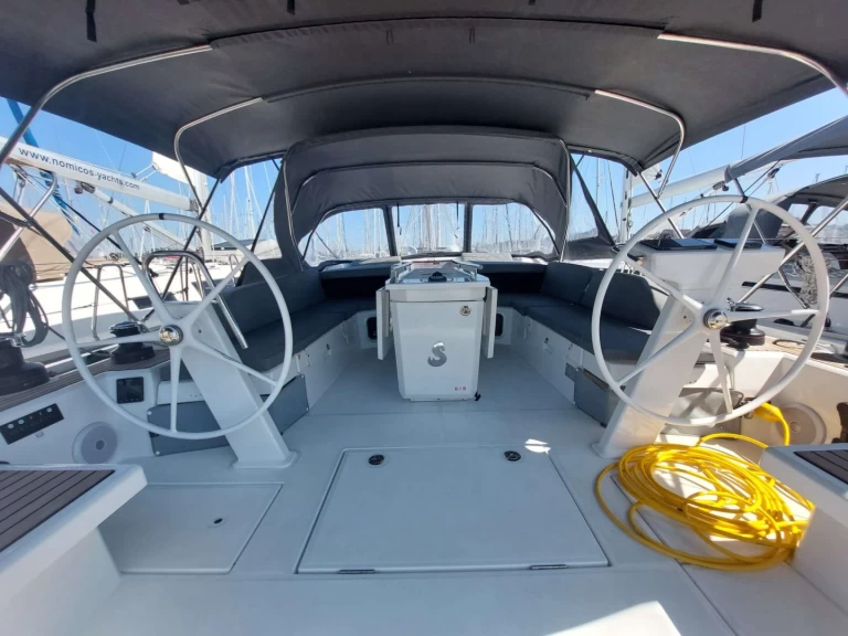 Louer Voilier avec ou sans skipper Bénéteau à Gouviá