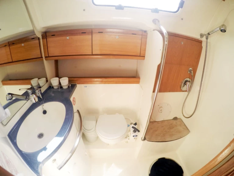 Location à Lávrio - Bavaria Bavaria 42 Cruiser sur SamBoat