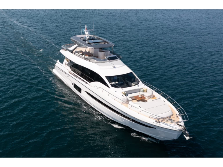 Louez un Azimut Azimut 78 Fly à Sibenik
