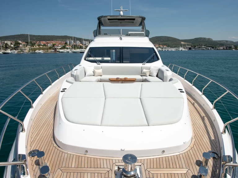 Location bateau Sibenik pas cher Azimut 78 Fly