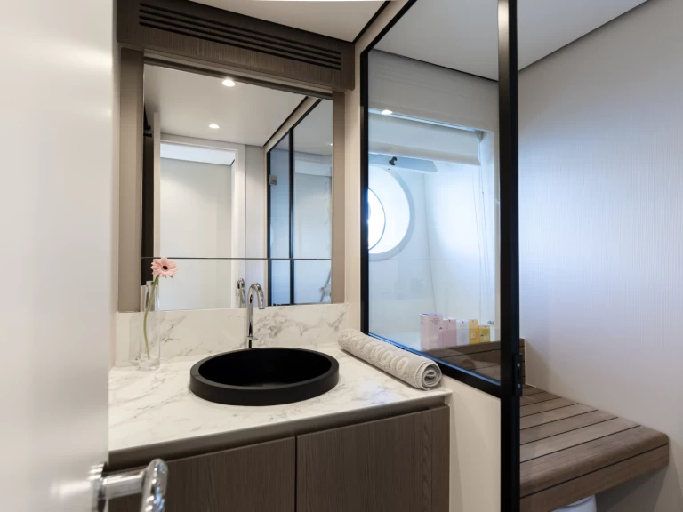 Location Bateau à moteur Azimut avec permis