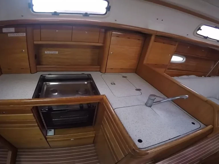 Louez un Bavaria Bavaria 37 à Lefkáda