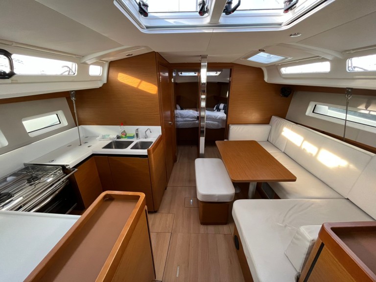 Louez un Jeanneau Sun Odyssey 440 à Sukošan