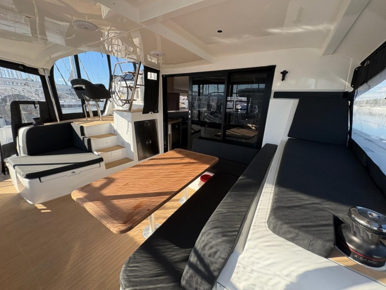 Catamaran à louer à Sukošan au meilleur prix