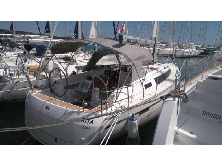 Bavaria Cruiser 37 a louer à Sukošan