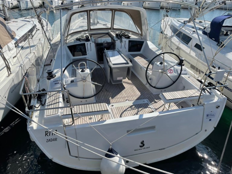 Louez un Bénéteau Oceanis 41.1 à Sukošan