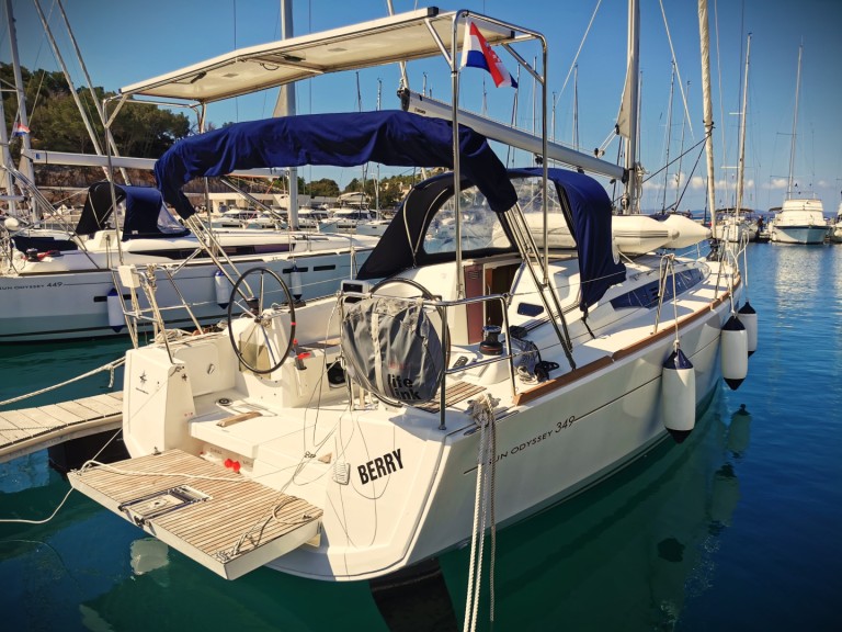 Jeanneau Sun Odyssey 349 a louer à Drage