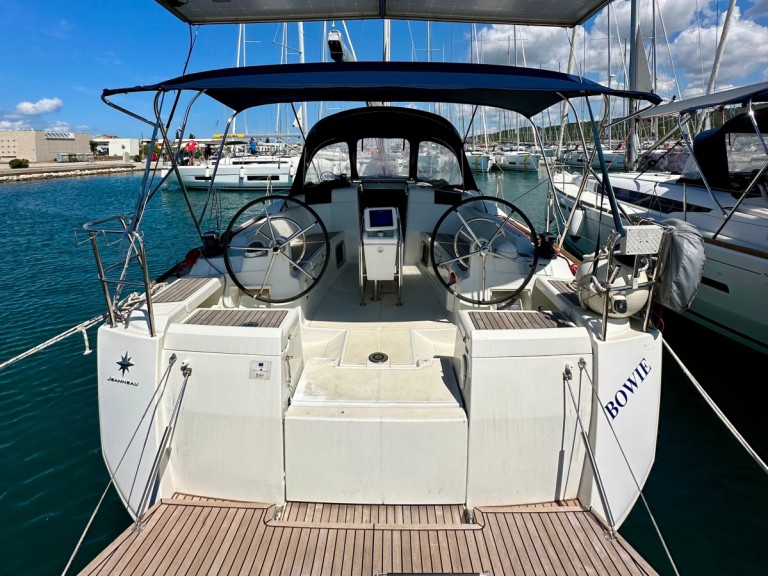 Louez un Jeanneau Sun Odyssey 419 à Sukošan