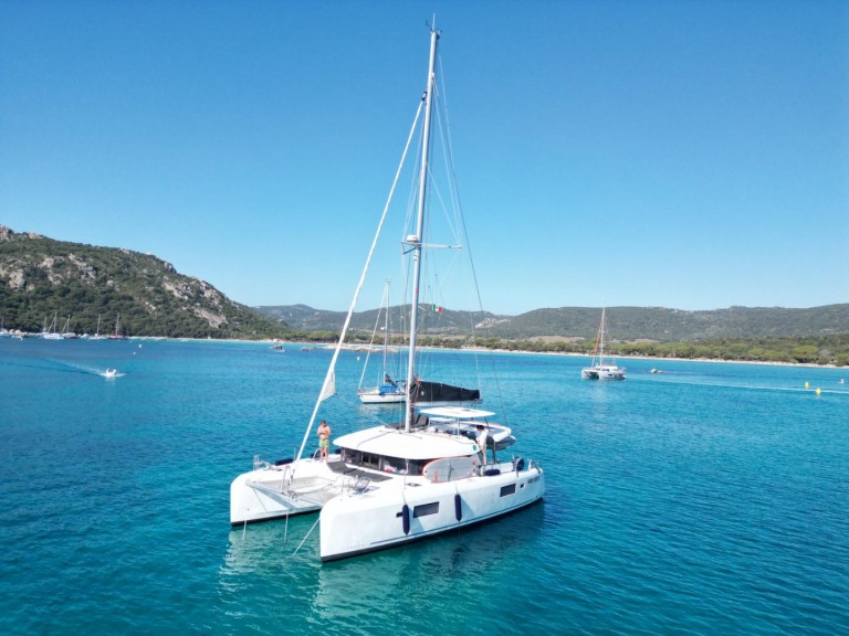 Location Catamaran à Porto Pollo - Lagoon Lagoon 42