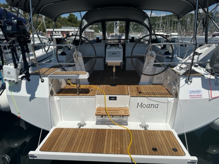Louez un Bavaria Bavaria C42 à Primošten