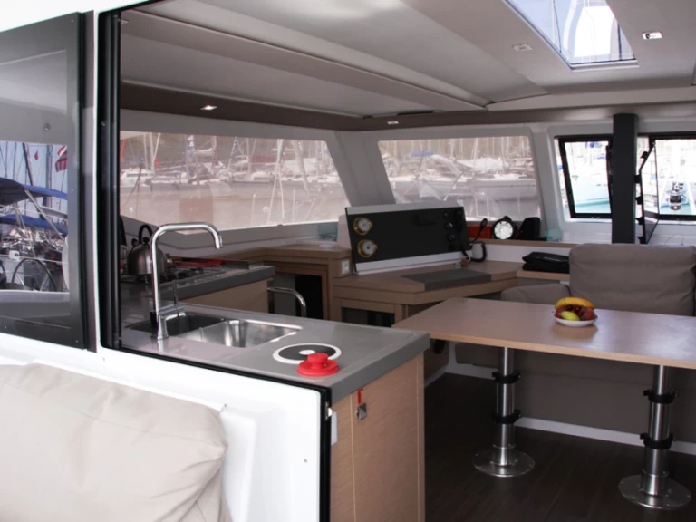 Fountaine Pajot Lucia 40 a louer à Marmaris
