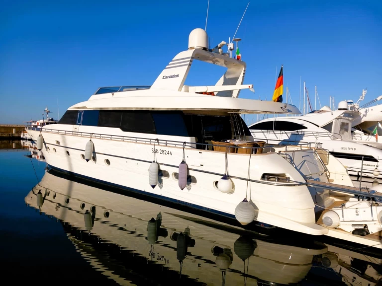 Louez un Canados Canados 86 Fly   à Salerne