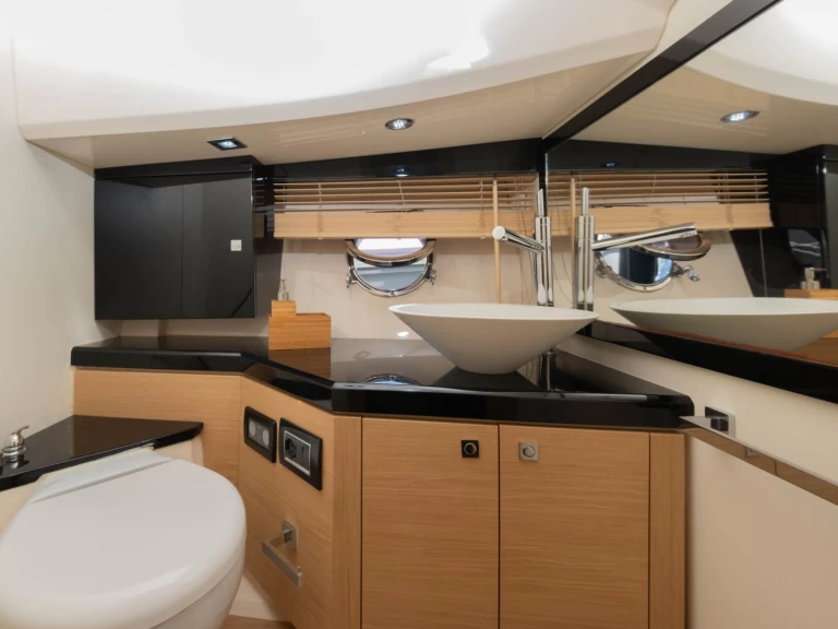 Sessa Marine Key Largo 36 a louer à Tivat