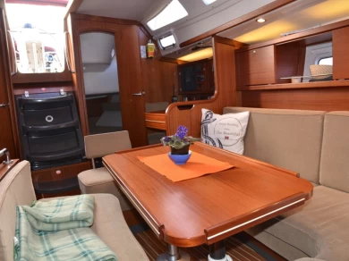 Sailboat for rent Eidkjosen at the best price