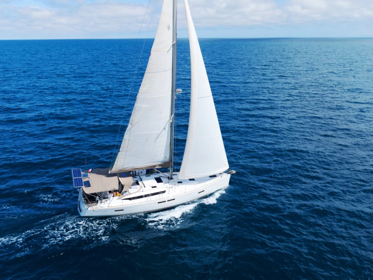 Louer Voilier avec ou sans skipper Jeanneau à Beaulieu-sur-Mer